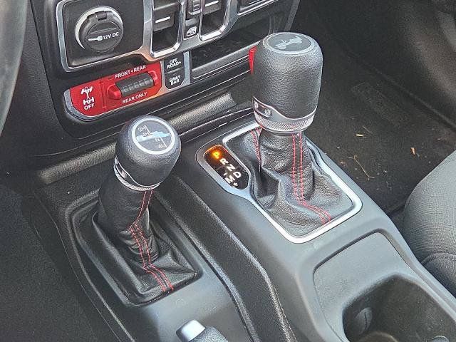 Used 2022 Jeep Wrangler Unlimited Rubicon AWD/4WD image 16
