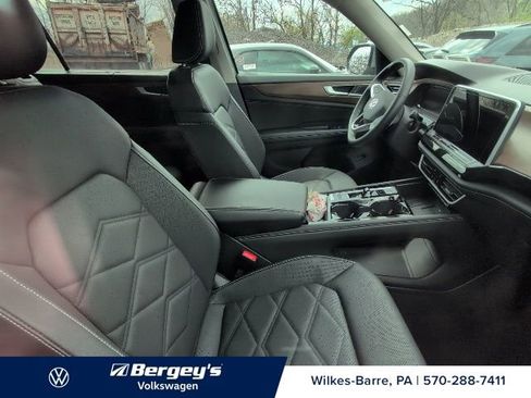 Certified 2025 Volkswagen Atlas SE AWD/4WD image 6
