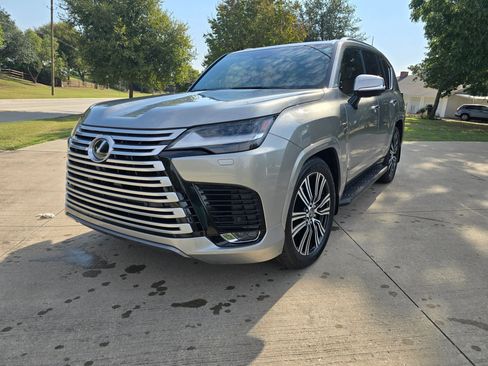 Used 2024 Lexus LX 600 4WD w/ Luxury Package image 1