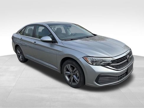 Used 2024 Volkswagen Jetta SE FWD image 7