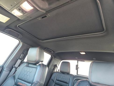 Used 2023 Nissan Frontier PRO-4X w/ Pro-4X Premium Package AWD/4WD image 21