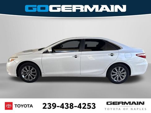 Used 2017 Toyota Camry XLE FWD image 3