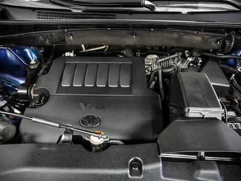 Used 2016 Toyota Highlander XLE image 25