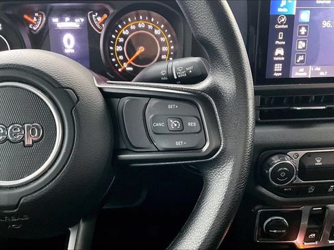 Used 2025 Jeep Wrangler Sport AWD/4WD image 26