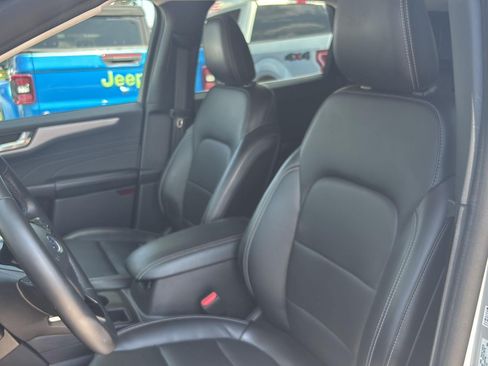 Used 2025 Ford Escape Platinum AWD/4WD image 12