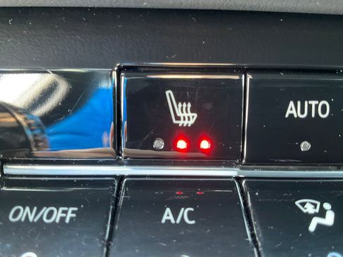 Used 2025 Chevrolet Equinox LT w/ Convenience Package II image 10