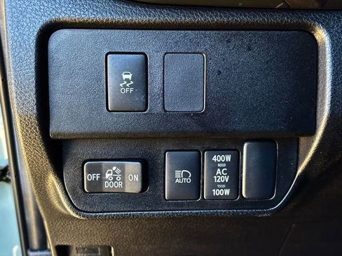 Used 2023 Toyota Tacoma TRD Off-Road image 16