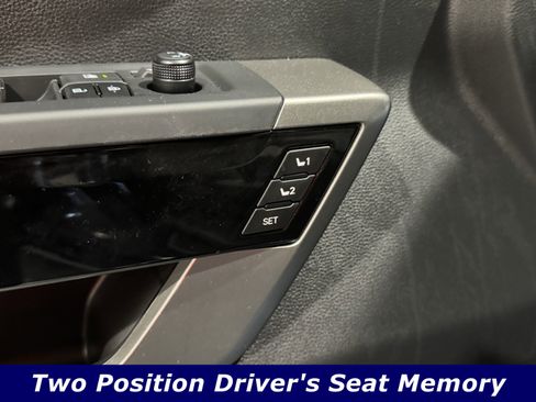 Used 2025 Toyota Tundra Limited image 5