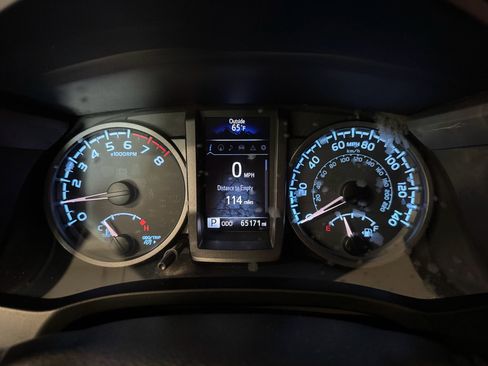 Used 2019 Toyota Tacoma TRD Off-Road image 24