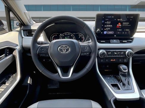 Used 2025 Toyota RAV4 XLE Premium w/ Weather Package AWD/4WD image 8