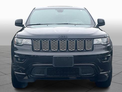 Used 2020 Jeep Grand Cherokee Altitude image 4