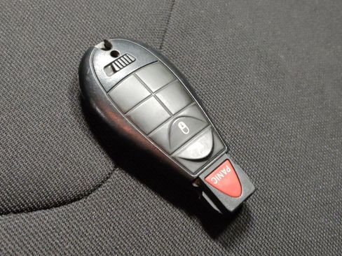 Used 2019 Jeep Cherokee Latitude w/ Popular Appearance Group image 32