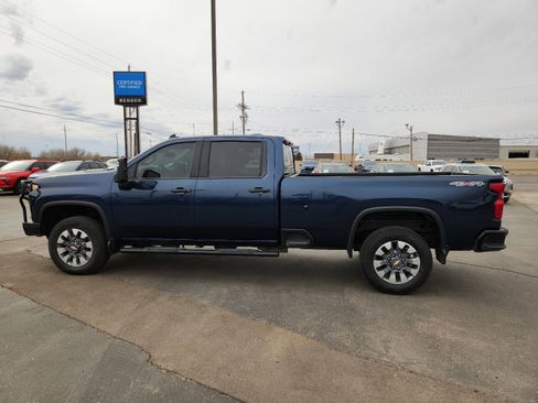 Used 2023 Chevrolet Silverado 2500 Custom w/ Custom Value Package image 2