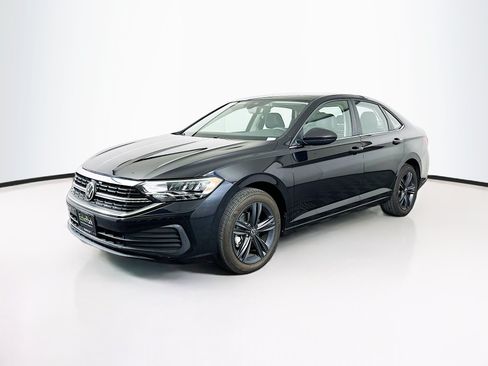 Used 2024 Volkswagen Jetta SE w/ Panoramic Sunroof Package FWD image 3