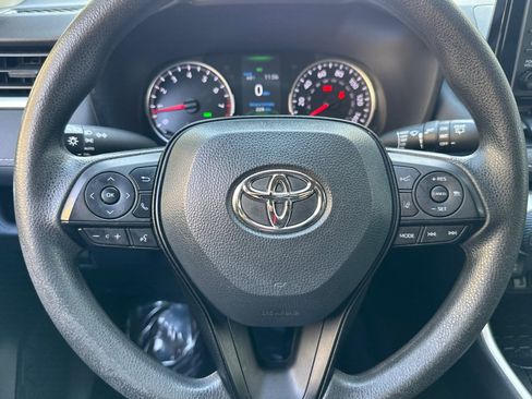 Used 2022 Toyota RAV4 XLE image 16