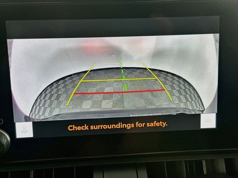 Used 2025 Toyota RAV4 XLE FWD image 23