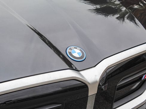 Used 2025 BMW i5 M60 image 9