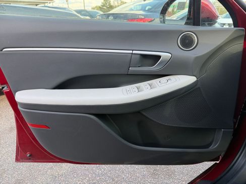 Used 2025 Hyundai Sonata SEL FWD image 18