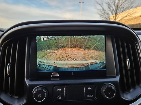 Used 2022 Chevrolet Colorado LT w/ Fleet Safety Package image 30