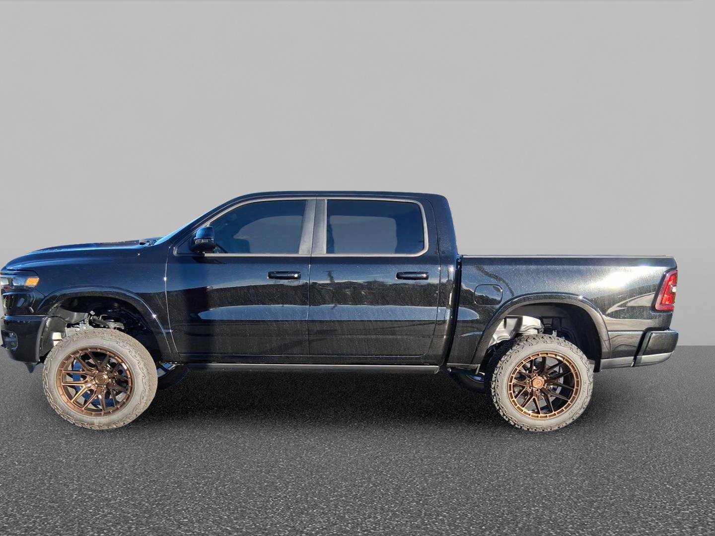 Used 2025 RAM 1500 Laramie w/ Night Edition AWD/4WD image 19