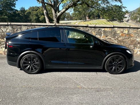 Used 2022 Tesla Model X image 10