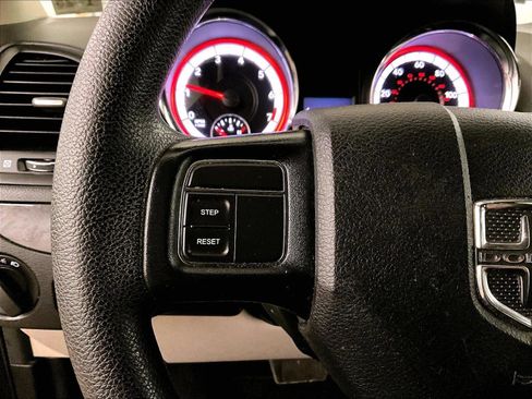 Used 2019 Dodge Grand Caravan SE image 17