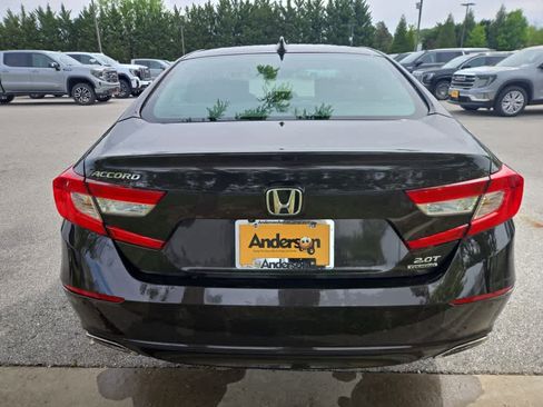 Used 2018 Honda Accord Touring image 7