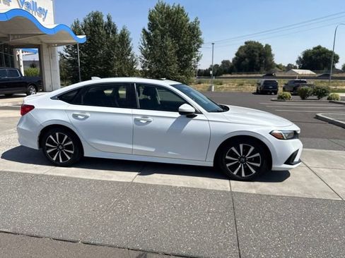 Used 2022 Honda Civic EX image 3