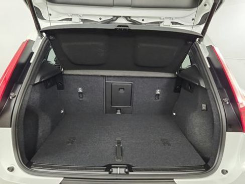 Certified 2026 Volvo XC40 B5 Plus w/ Protection Package Premier AWD/4WD image 73