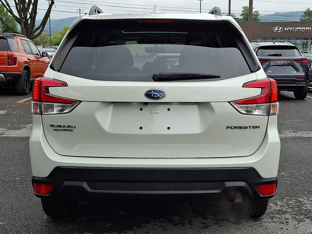 Used 2023 Subaru Forester Premium AWD/4WD image 7