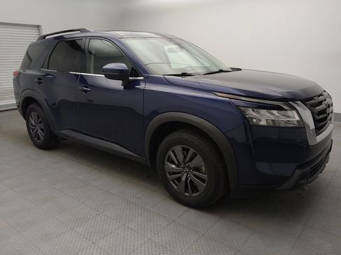 Used 2022 Nissan Pathfinder SV FWD image 11