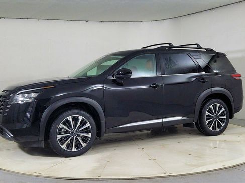 New 2026 Nissan Pathfinder Platinum w/ Cargo Package image 3
