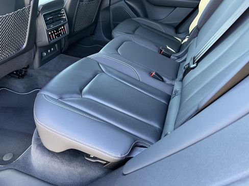 Used 2019 Audi Q8 Premium Plus AWD/4WD image 32