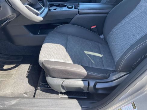 Used 2022 Nissan Rogue S AWD/4WD image 3