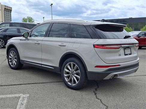Used 2022 Lincoln Corsair AWD w/ Premium Package image 4