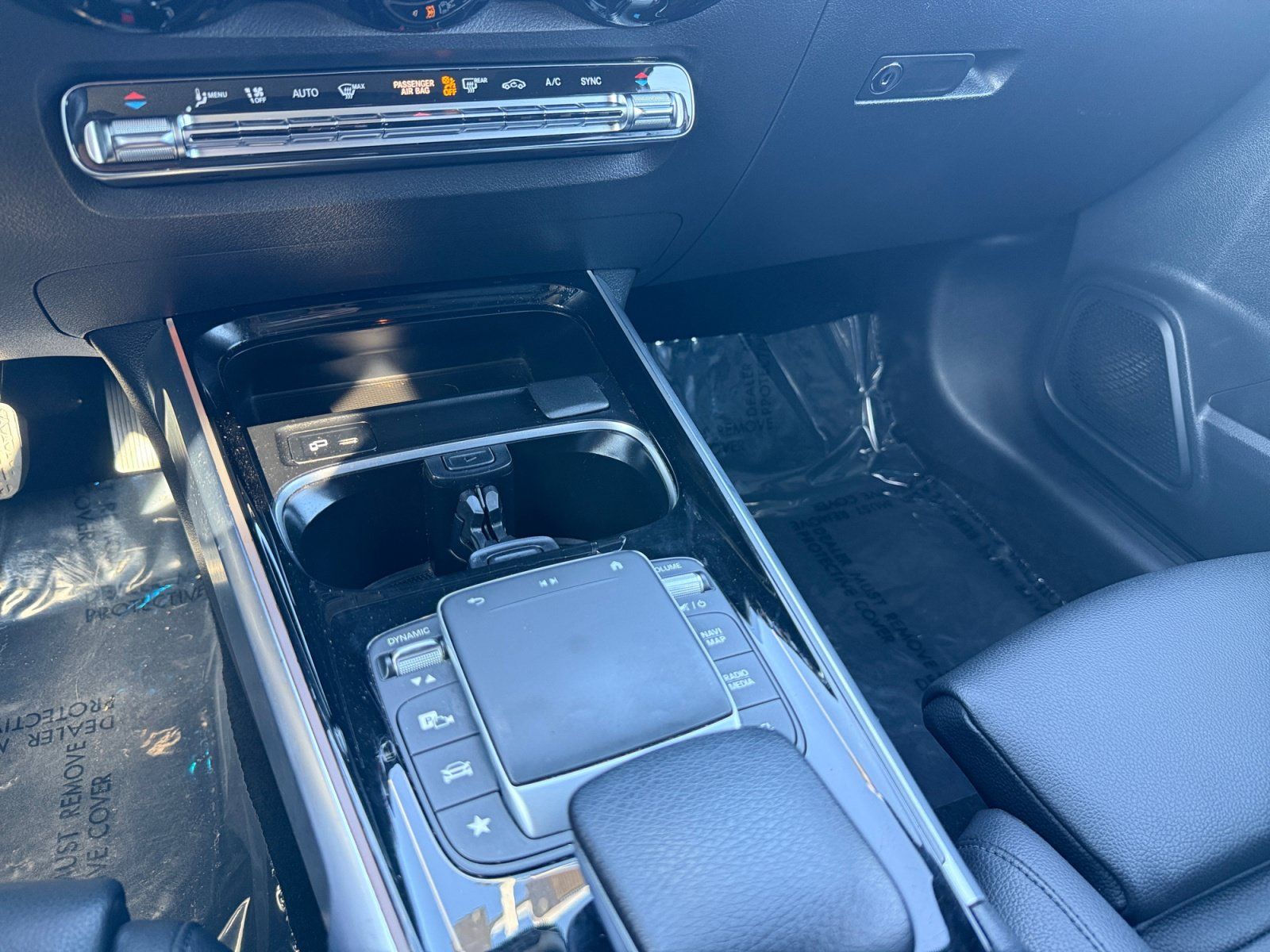 Used 2022 Mercedes-Benz GLB 250 4MATIC image 13