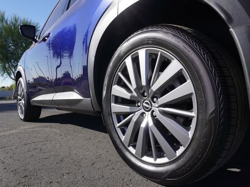 Used 2025 Nissan Pathfinder SL w/ SL Premium Package image 6