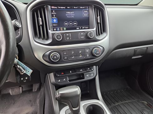 Used 2019 Chevrolet Colorado LT w/ LT Convenience Package image 6