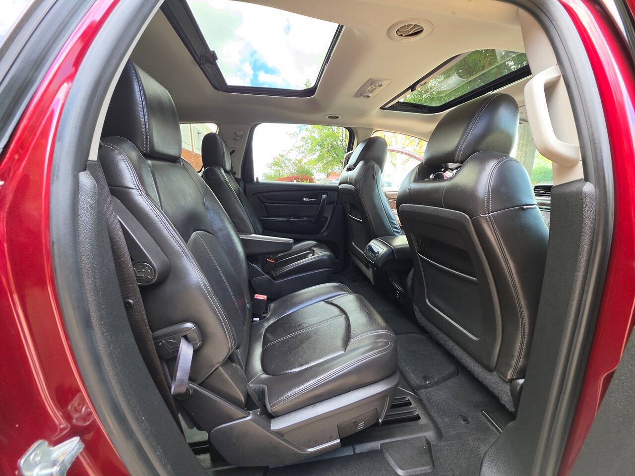 Used 2017 Chevrolet Traverse LT AWD/4WD image 11