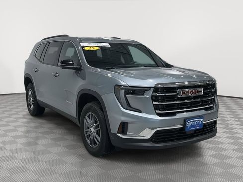 Used 2025 GMC Acadia Elevation image 7