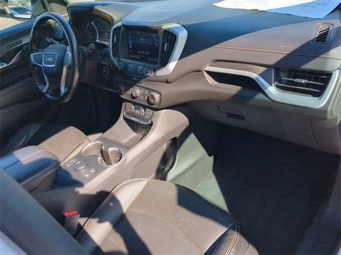 Used 2021 GMC Terrain SLT w/ Elevation Edition image 12