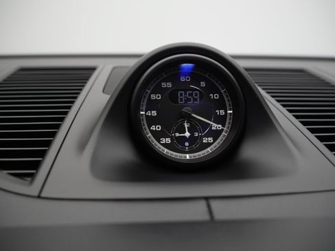 Certified 2023 Porsche Macan Turbo AWD/4WD image 41
