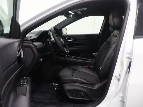 New 2026 Jeep Compass Latitude image 11