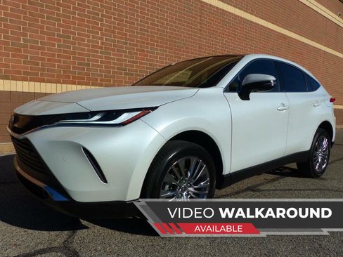 Used 2024 Toyota Venza Limited image 1