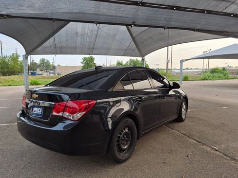Used 2016 Chevrolet Cruze LS FWD image 5