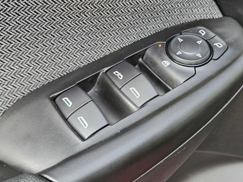 Used 2025 Chevrolet TrailBlazer LT FWD image 15