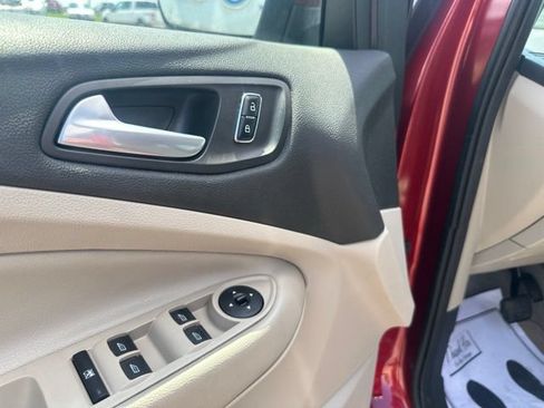 Used 2014 Ford Escape SE w/ Equipment Group 201A FWD image 32