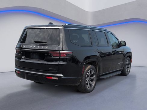 Used 2024 Jeep Wagoneer Series III AWD/4WD image 3