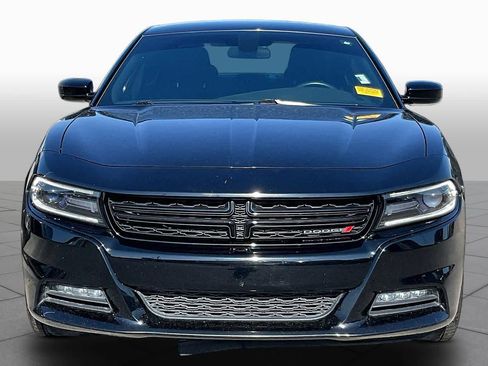 Used 2018 Dodge Charger SXT w/ Blacktop Package RWD image 4