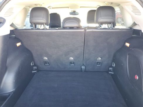 Used 2017 Jeep Compass Latitude w/ Popular Equipment Group image 9